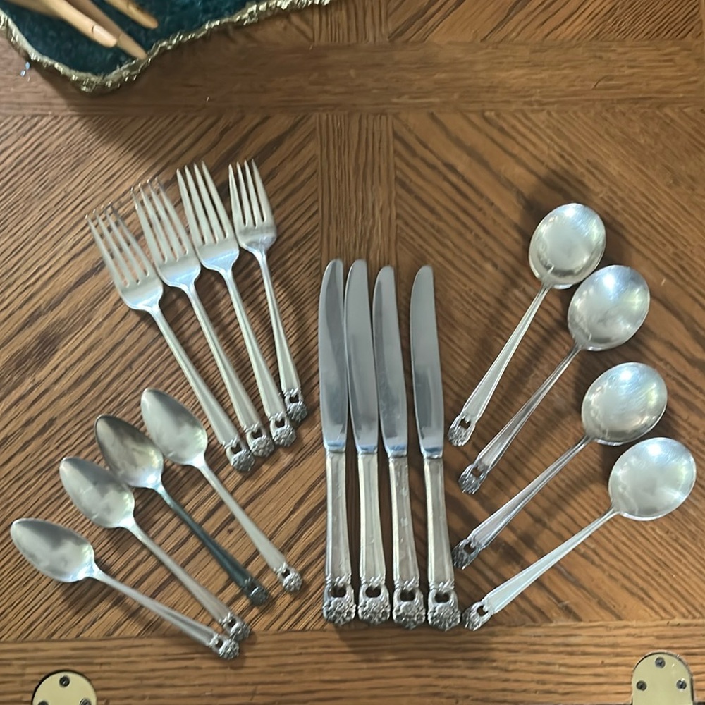 1847 Rogers Eternally Yours Silverplate Silverware